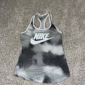 Women’s Nike razorback tank top size small